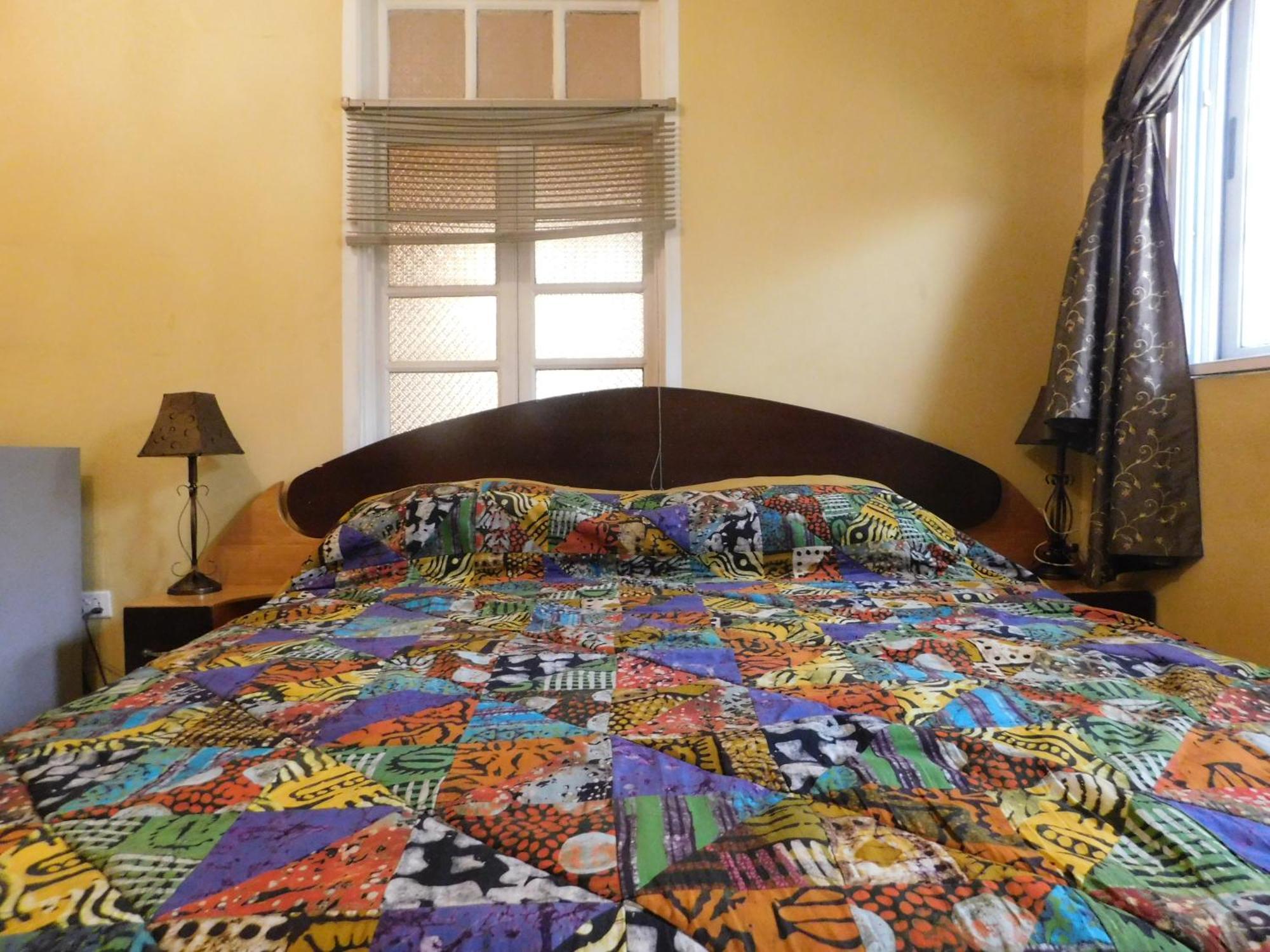 Jesiwa B's Little Palace Accra Bagian luar foto